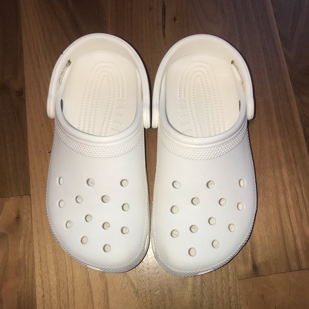White Crocs Women’s Size 6